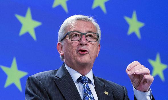 Junker: Türkiye sığınmacılara düzgün davranıyor