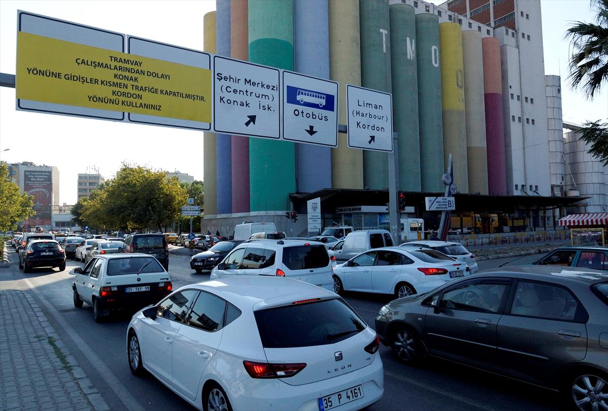 İzmir'de 'hayatı durduralım' eylemi