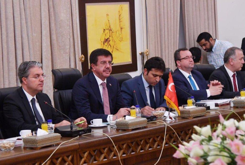 İran'da ikinci Ruhani dönemi resmen başladı