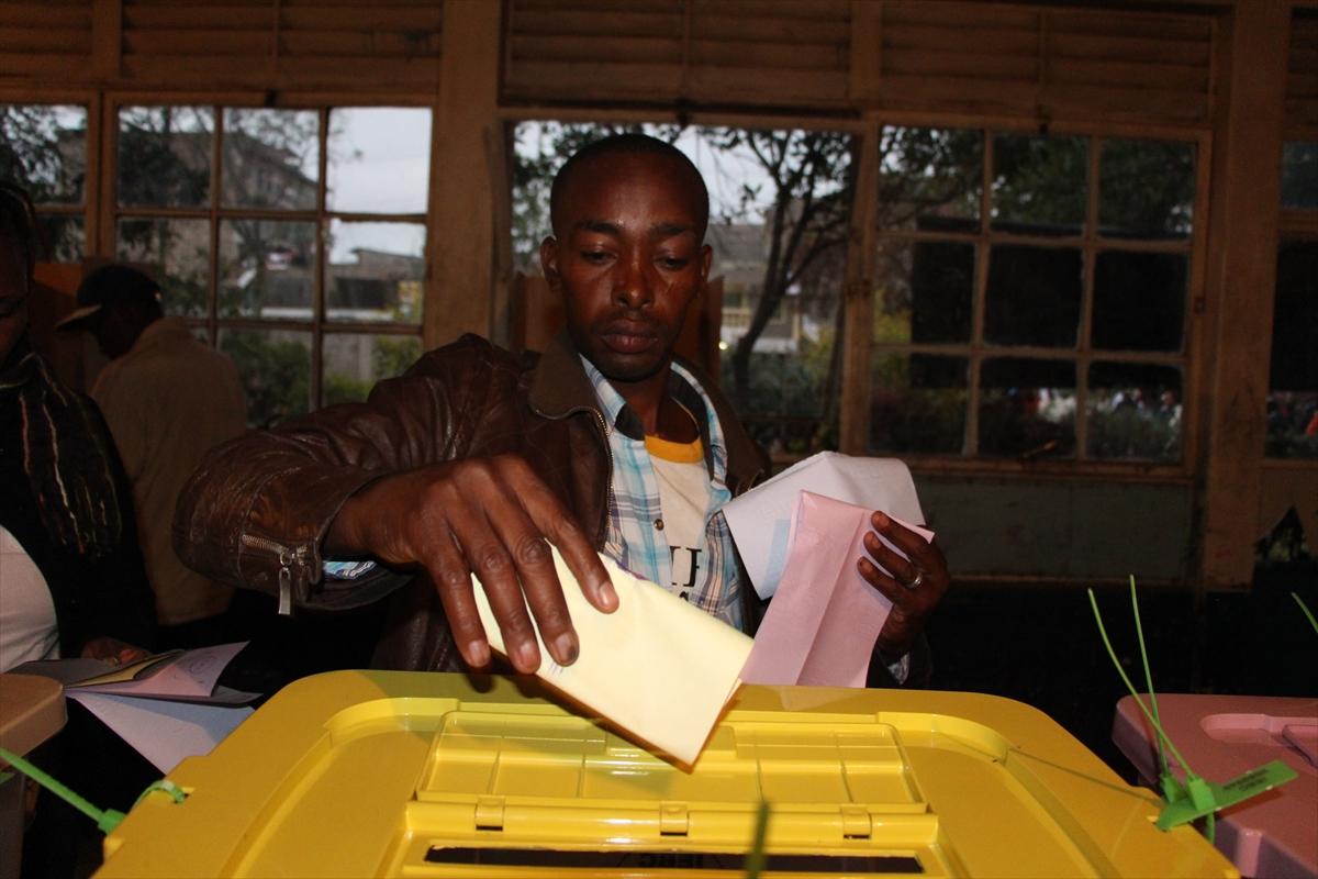 Kenya halkı sandık başında