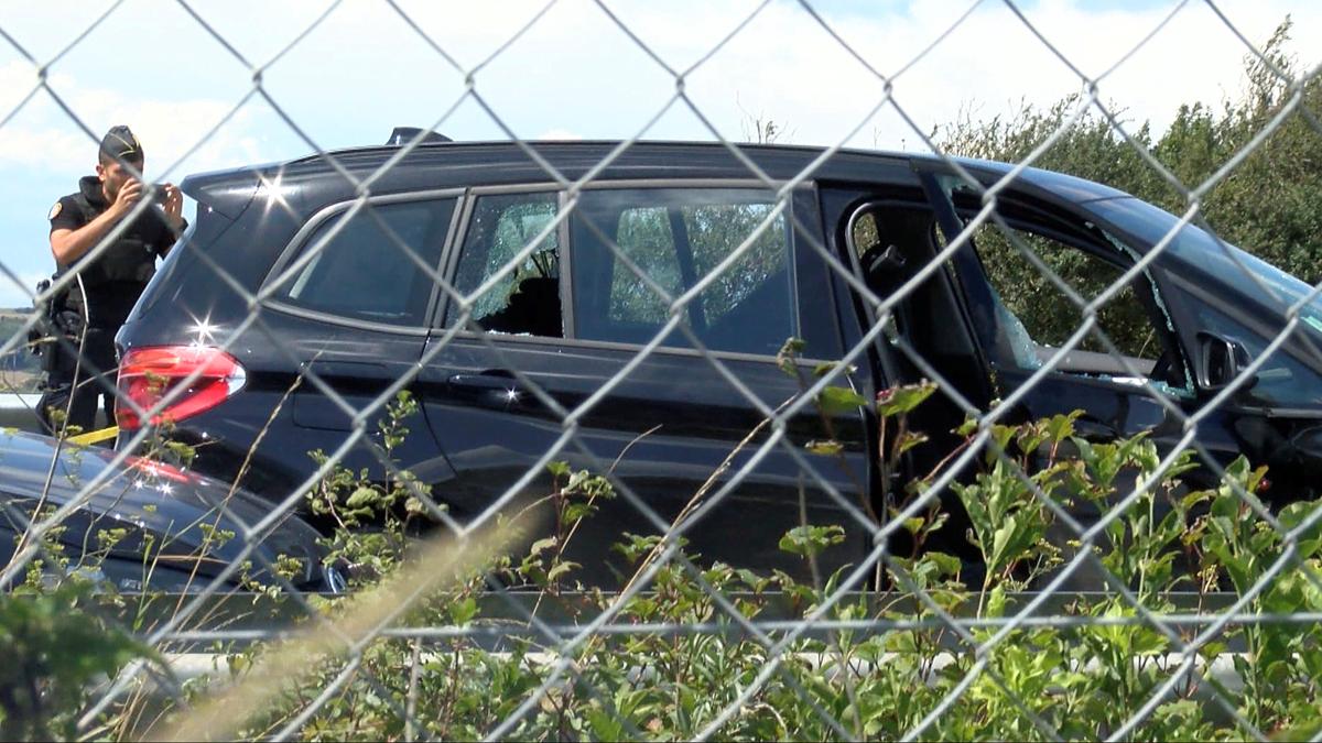 Paris'te askerlerin üzerine araç sürüldü