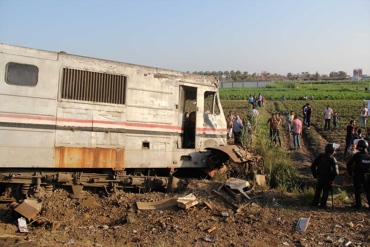 Mısır'da tren kazası: 36 ölü