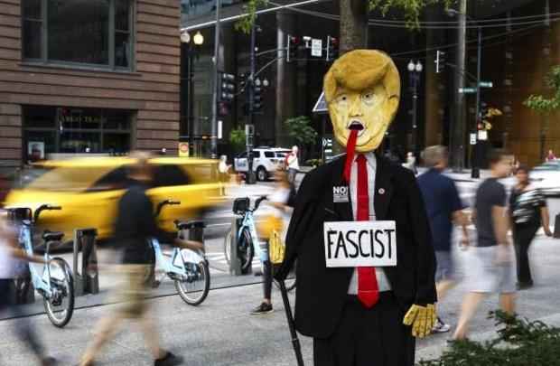 Virginia'daki ırkçı olaylar Chicago'da protesto edildi