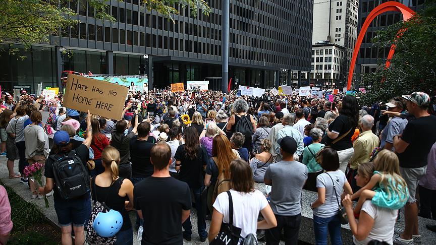 Virginia'daki ırkçı olaylar Chicago'da protesto edildi