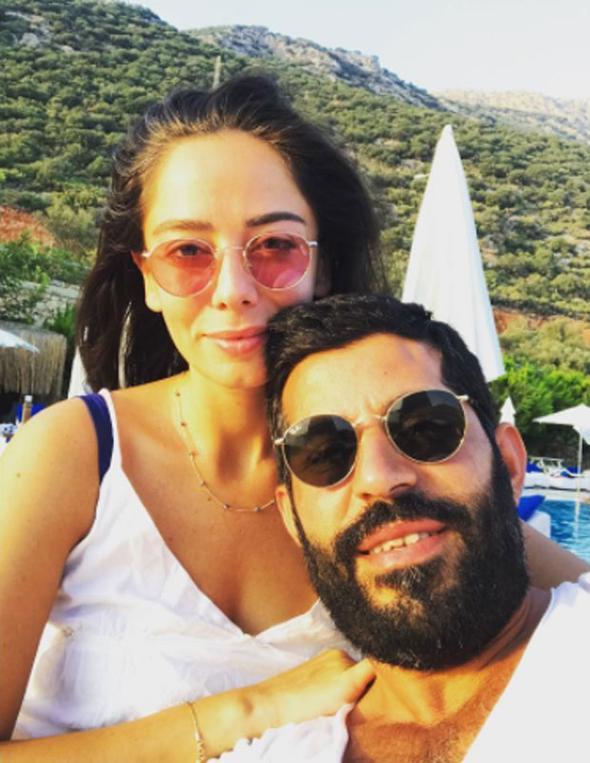 Merve Sevi balayına gitti