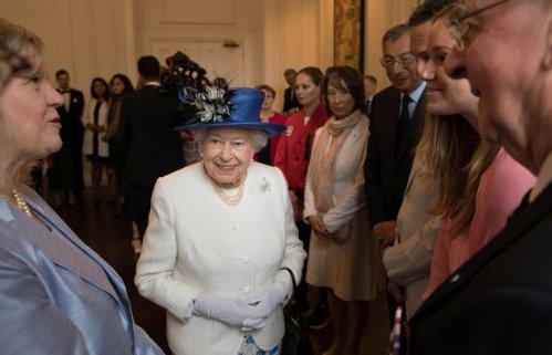 Kraliçe Elizabeth tahtını oğluna bırakacak