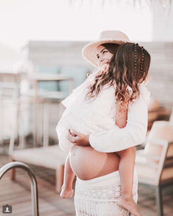 Volkan Demirel'in eşi evde doğuracak