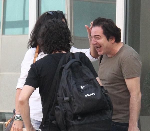 Fazıl Say sevgilisi gelince mutlu oldu