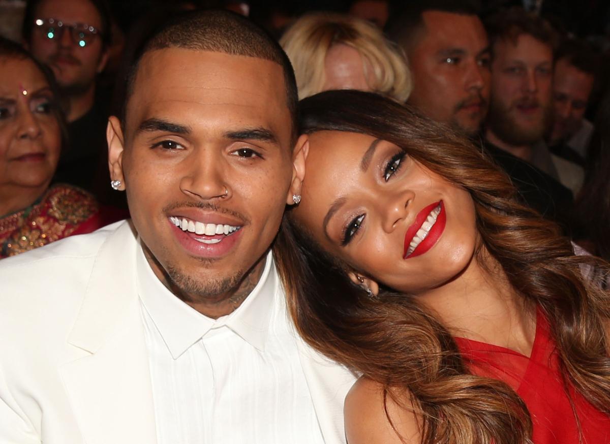 Chris Brown belgeselde Rihanna'yı nasıl dövdüğünü anlattı