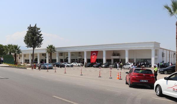 Ekonomi Bakanı Zeybekci'nin kızının düğünü başladı