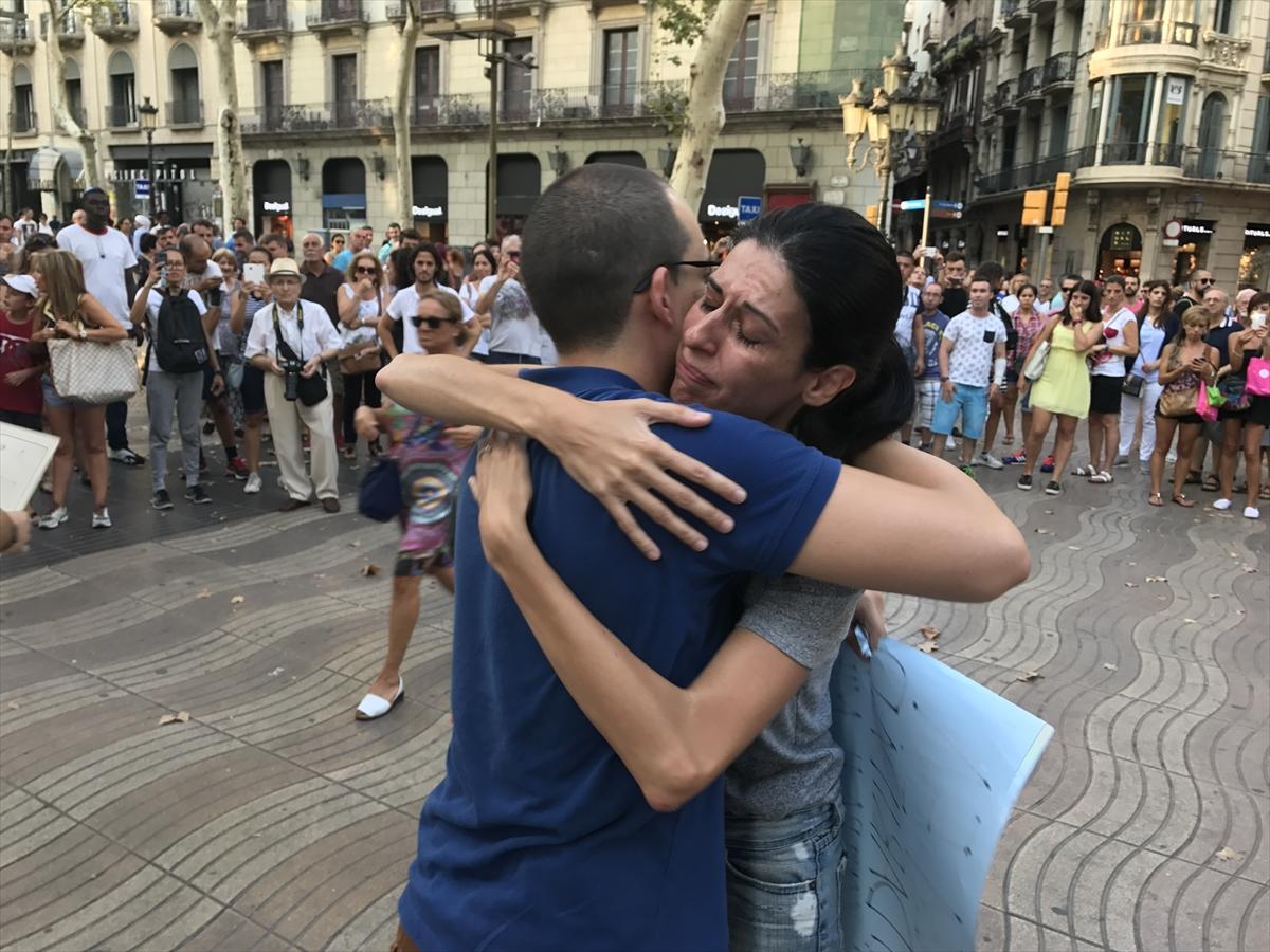 Barselona'da kucaklaşma eylemi