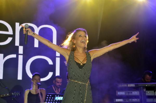 İrem Derici, sarımsak güzeli oldu