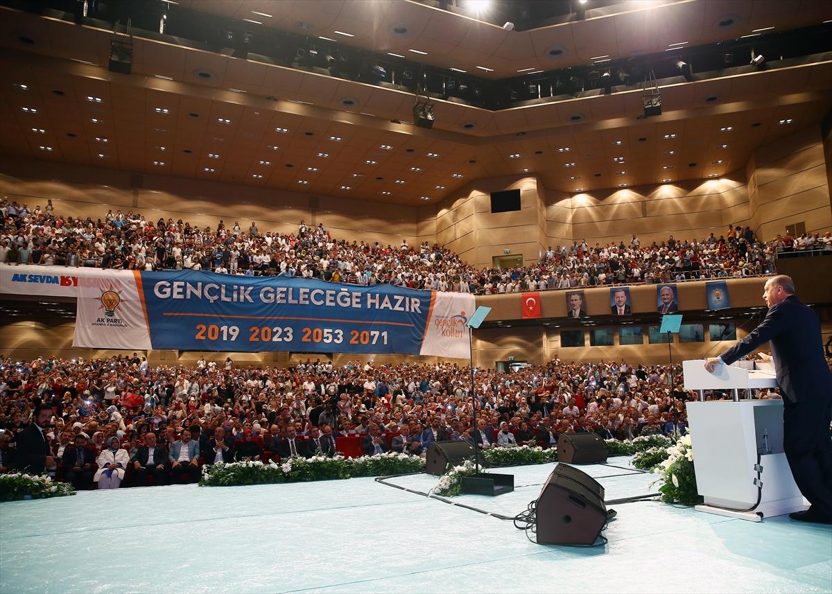 Cumhurbaşkanı Erdoğan köşe yazarlarına ayar verdi