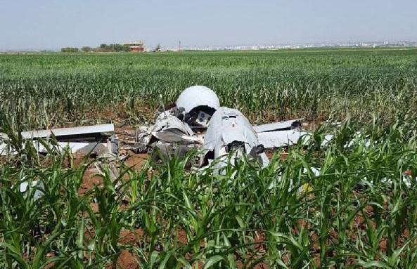 Şanlıurfa'da mısır tarlasına insansız hava aracı düştü