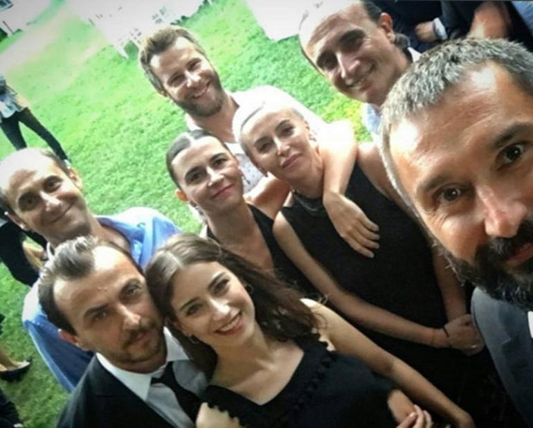 Hazal Kaya düğünde döktürdü