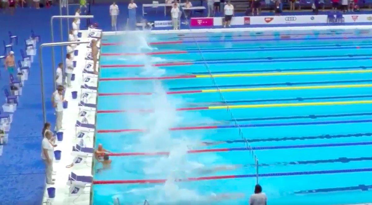 İspanyol yüzücüden anlamlı protesto