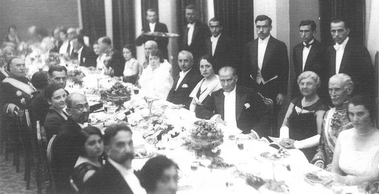 Kılıçdaroğlu'nun atleti Atatürk'ün mayosu