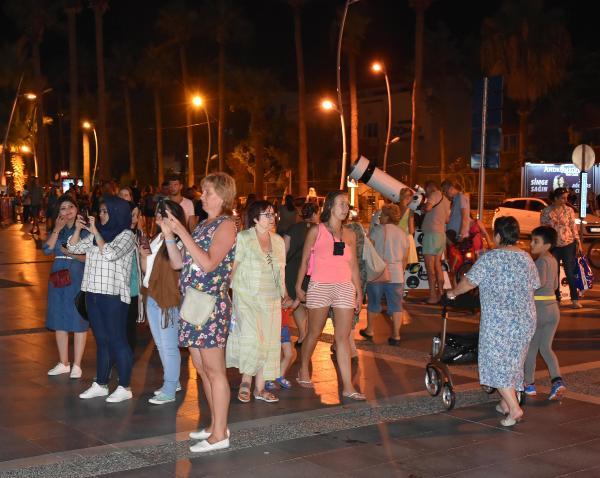 Marmaris'te turizmcilerin Ortadoğulu turist sevinci