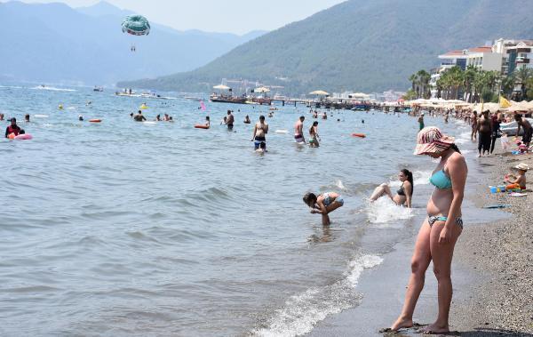 Marmaris'te turizmcilerin Ortadoğulu turist sevinci