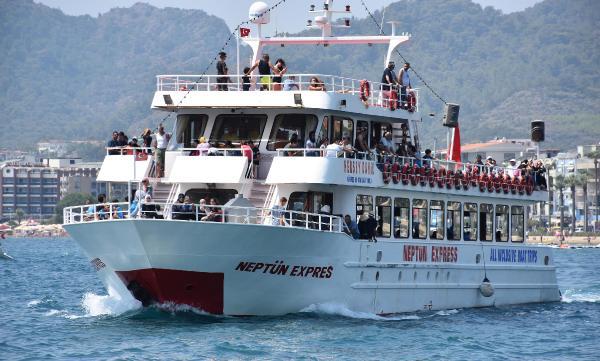 Marmaris'te turizmcilerin Ortadoğulu turist sevinci