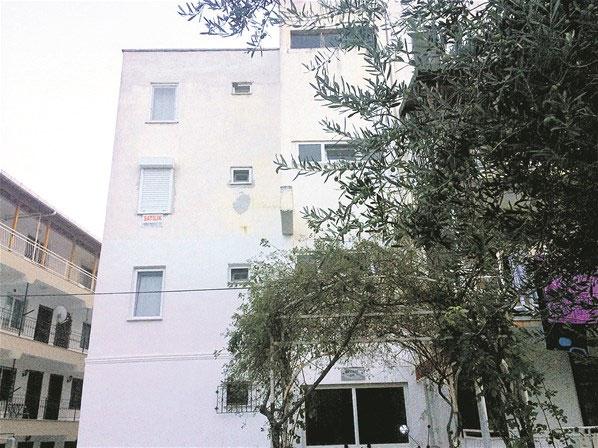 Murat Başoğlu'nun abisi evini satılığa çıkardı