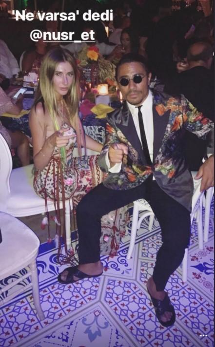 Nusret düğüne terlikle geldi