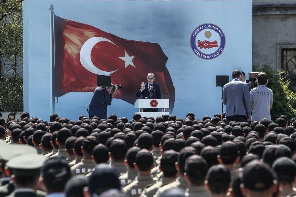 Cumhurbaşkanı Erdoğan'dan uyuşturucu tacirlerine gözdağı
