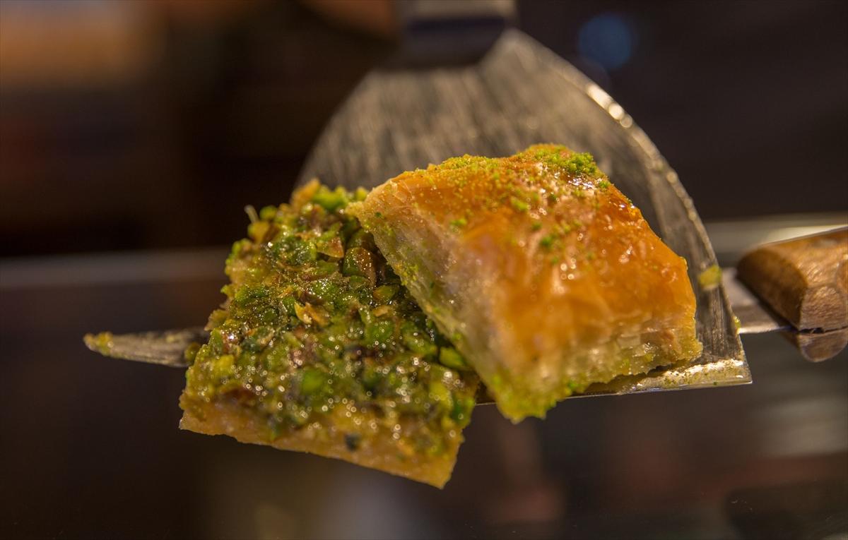 Baklavacılarda bayram telaşı