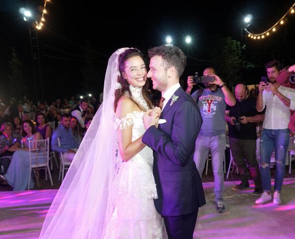 Azra Akın Trakya düğünüyle dünyaevine girdi