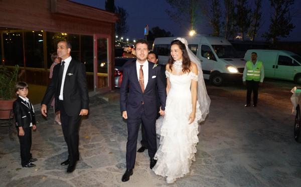 Azra Akın Trakya düğünüyle dünyaevine girdi