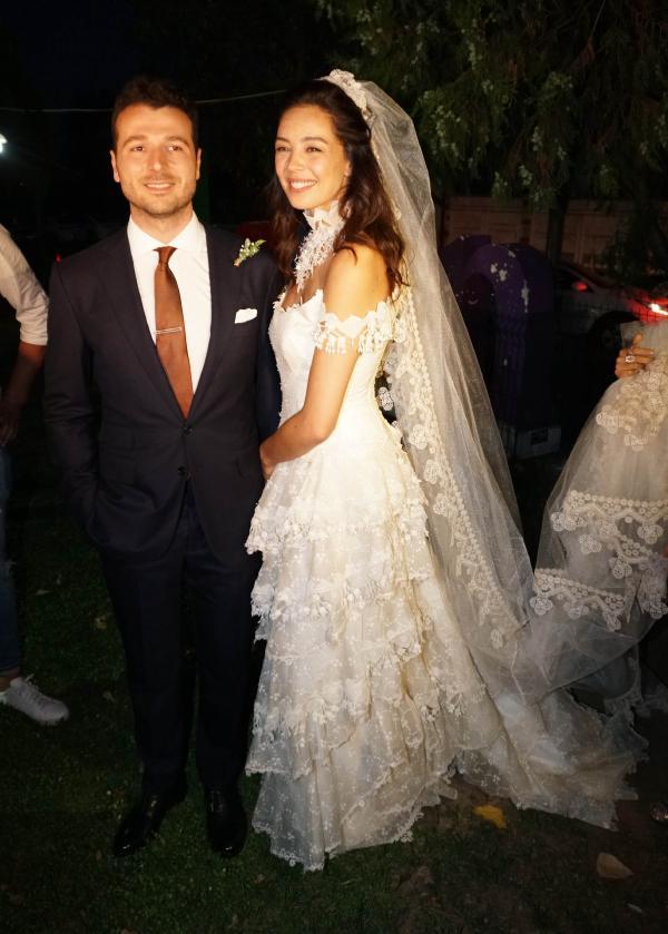 Azra Akın Trakya düğünüyle dünyaevine girdi