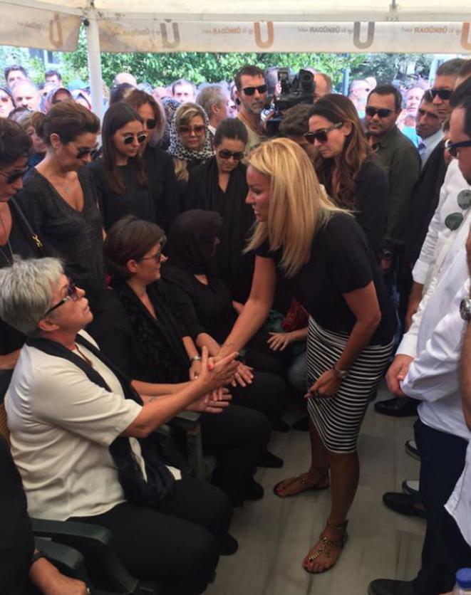 Vatan Şaşmaz'ın cenazesinde gözyaşları sel oldu