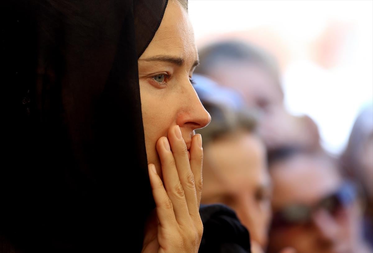 Vatan Şaşmaz'ın cenazesinde gözyaşları sel oldu