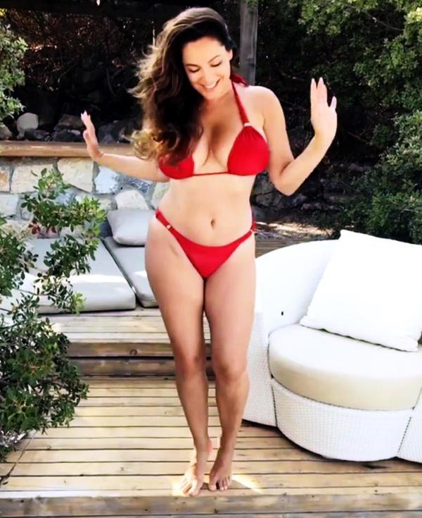 İngiliz model Kelly Brook Bodrum'da