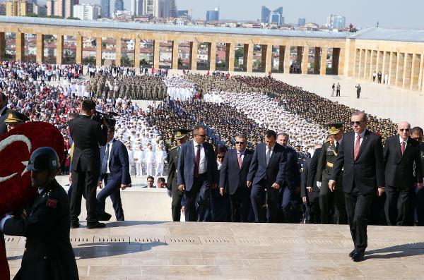 30 Ağustos'ta Anıtkabir'e ziyaretçi akını