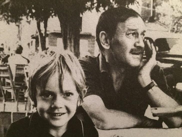 Turgut Uyar ve Göğe Bakma Durağı