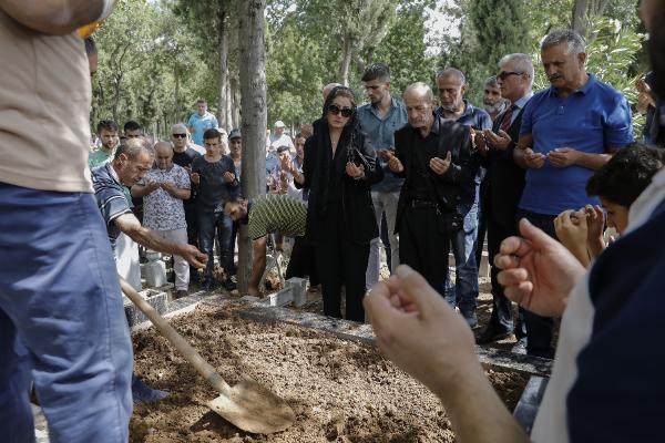 Filiz Aker toprağa verildi
