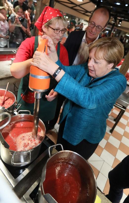 Merkel Macera Köyü'nde