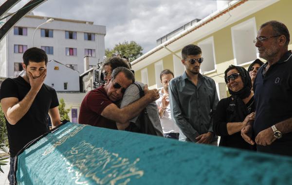 Filiz Aker toprağa verildi