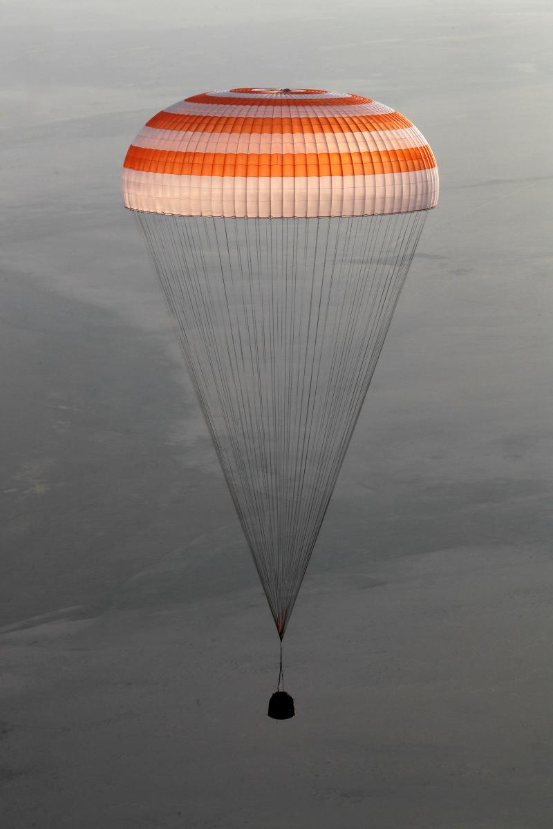 Amerikalı astronot Whitson dünyaya döndü