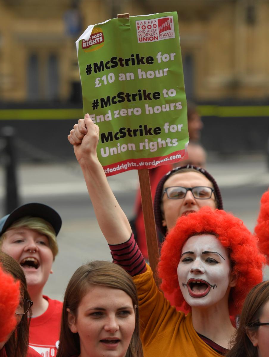 İngiltere McDonald's çalışanları grevde
