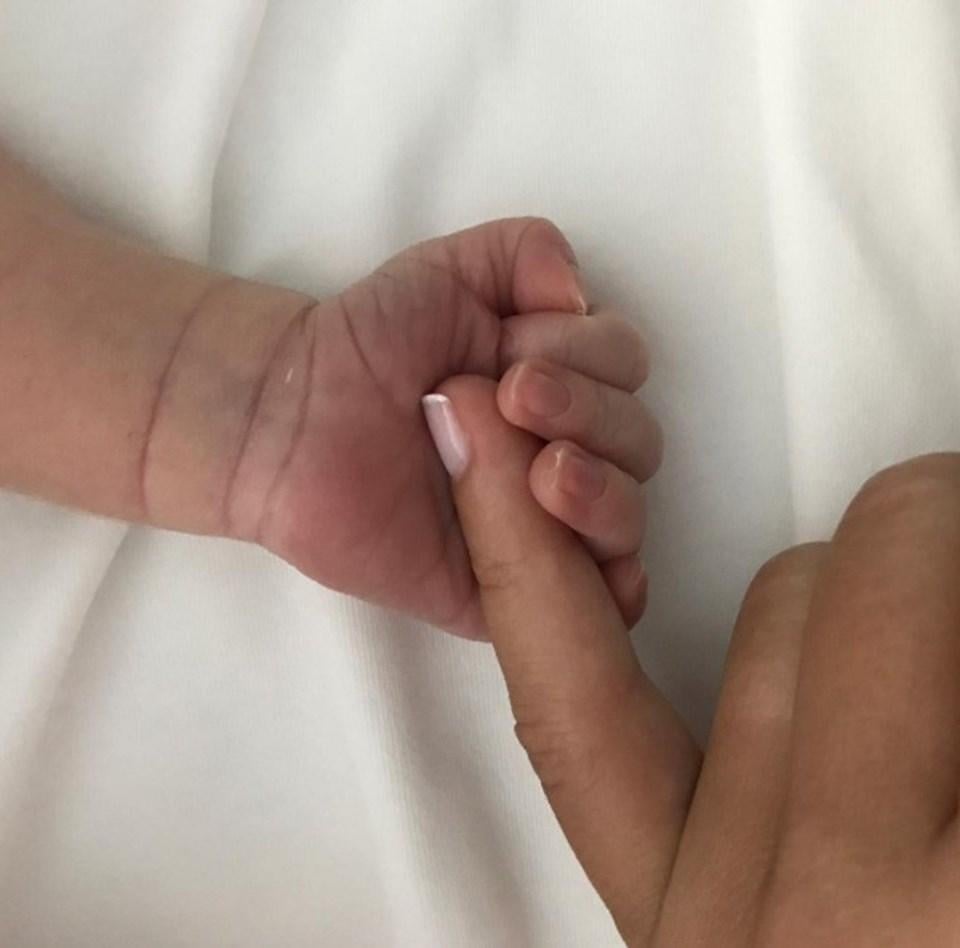 Burcu Kara anne oldu