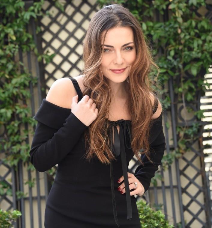 Burcu Kara anne oldu