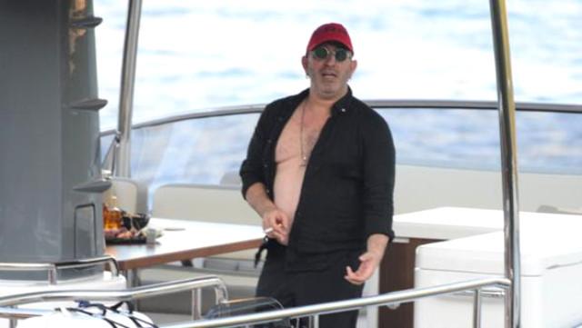 Cem Yılmaz ile Özge Sabuncu tatilde