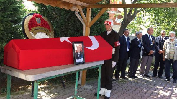 Kıbrıs gazisi astsubay toprağa verildi