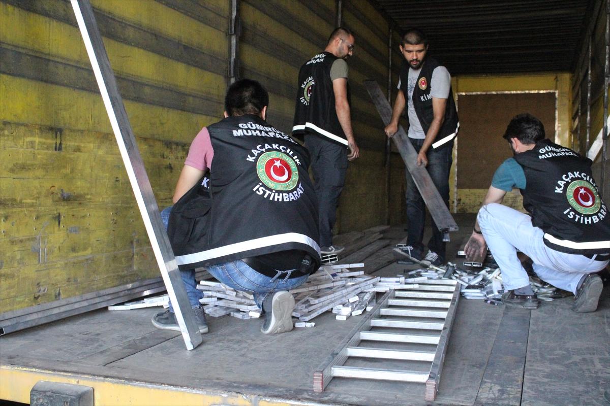 Gürbulak'ta bin 860 cep telefonu ele geçirildi