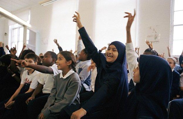 İngiltere'de Müslümanların önleri kapatılıyor