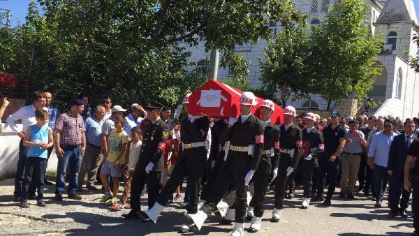 Kıbrıs gazisi astsubay toprağa verildi