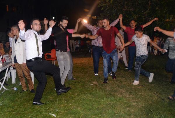 Mersin'de geleneksel Suriyeli düğünü