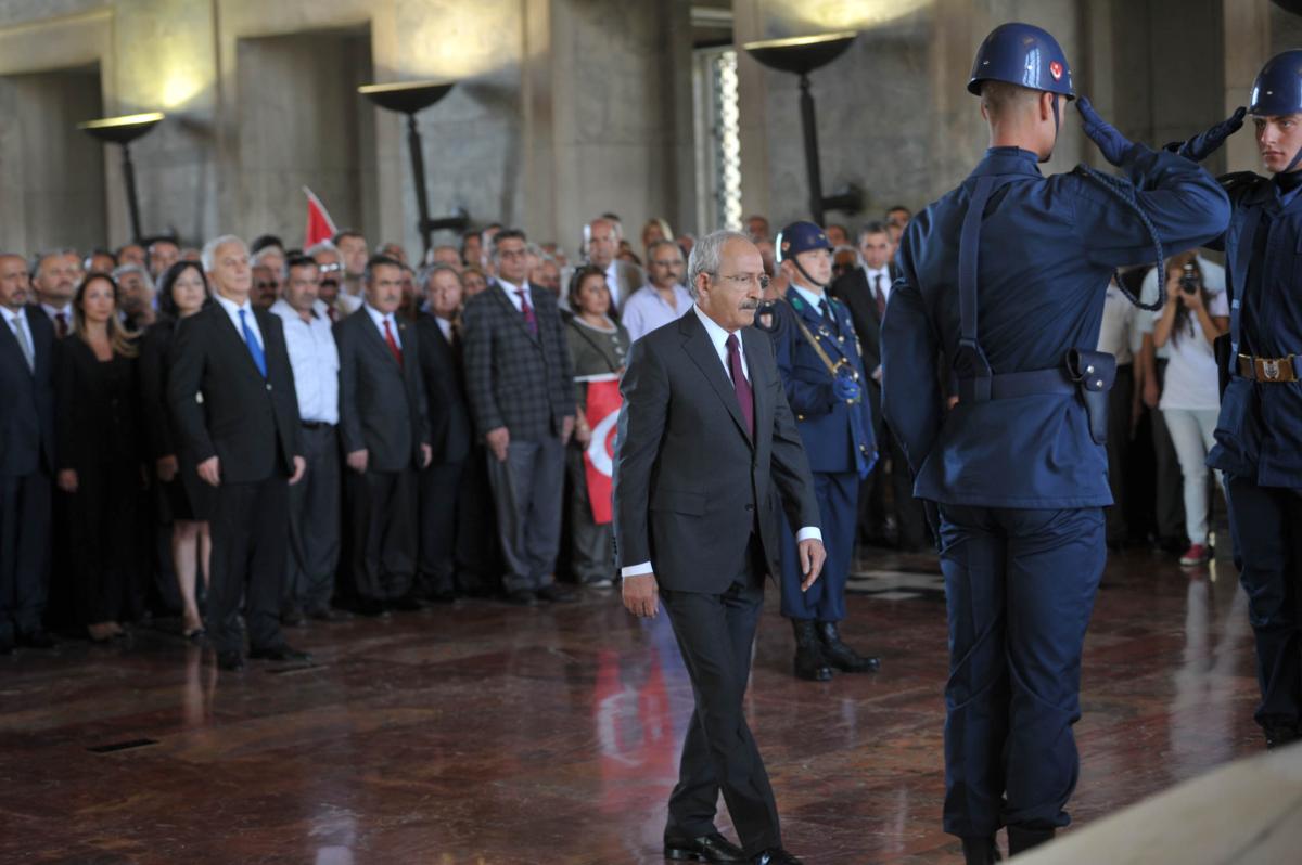 CHP heyeti Anıtkabir'i ziyaret etti
